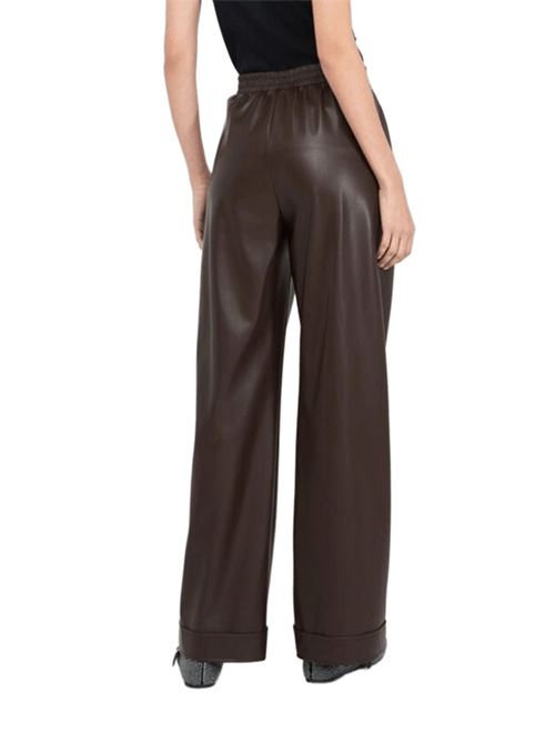 Pantaloni da donna in tessuto spalmato color cioccolato LIU JO | MF5069-E062490915
